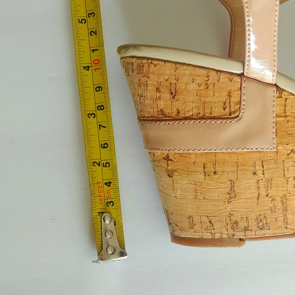 Guess Cork 4 Inche Heels - Picture 15 of 16